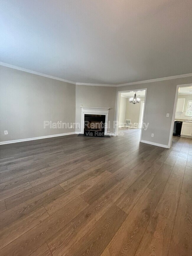 Building Photo - 3575 Kennesaw Station Dr