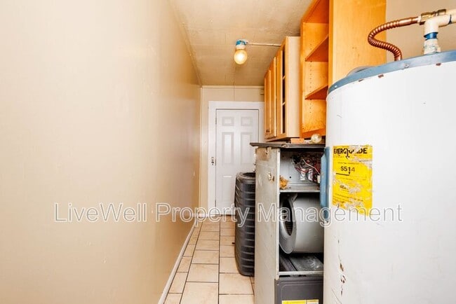 Building Photo - 304 12th St SW