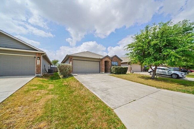 Building Photo - Modern 4-Bed Home with Open Layout in New Braunfels - Realtor Commission: $500