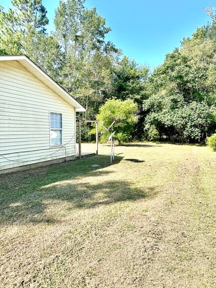 Building Photo - 10009 Flintridge Dr