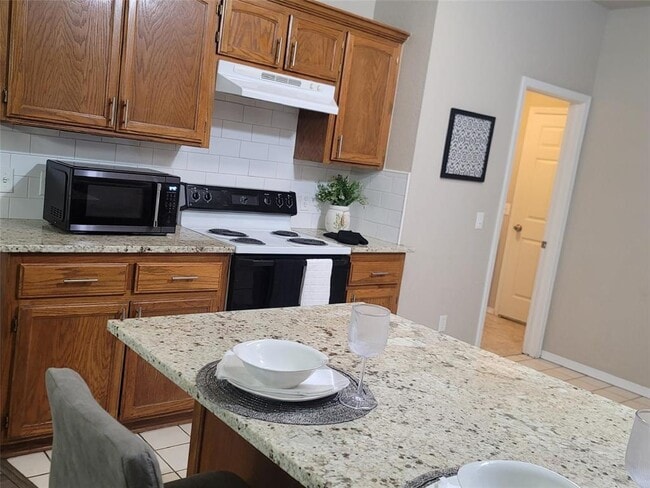 Building Photo - 1713 Sumac Dr