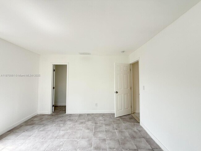 Building Photo - 5605 Ninth Ave