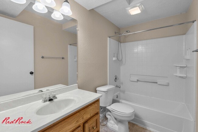 Building Photo - 1190 Pinecone Dr