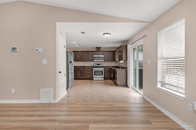 Building Photo - 5850 Princeton Dr