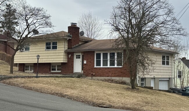 Primary Photo - 205 Ardmore St