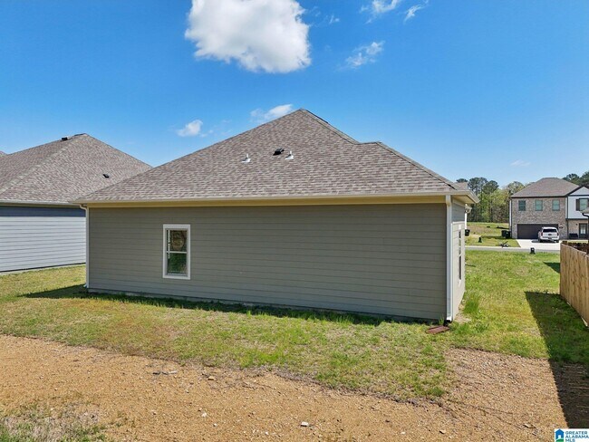 Building Photo - 129 Kings Wy