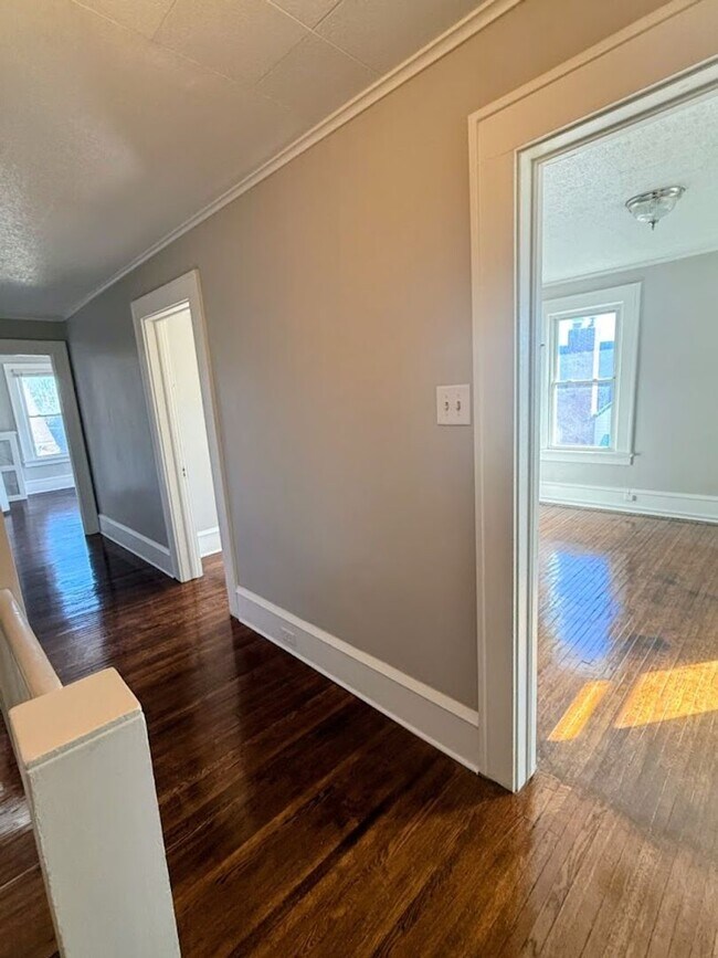 Building Photo - 3300 6th St SW