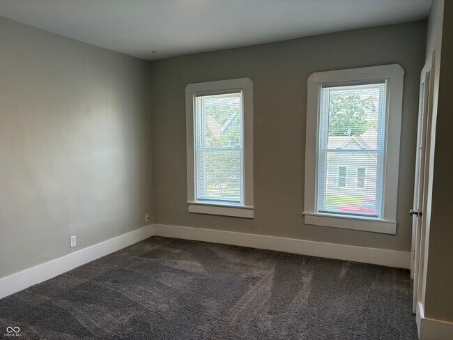 Building Photo - 1125 Churchman Ave