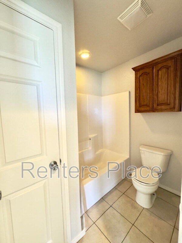 Building Photo - 3605 W Beech