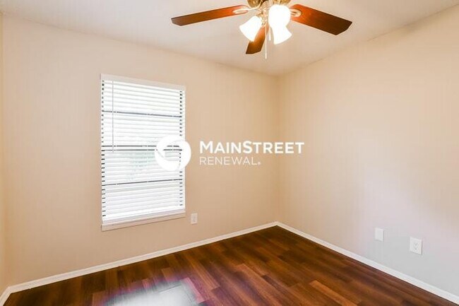 Building Photo - 3 Bedroom Pet-Friendly Home in Orlando, FL with Main Street Renewal