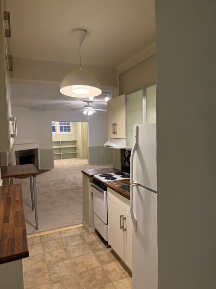 Building Photo - 1758 Hobart St NW