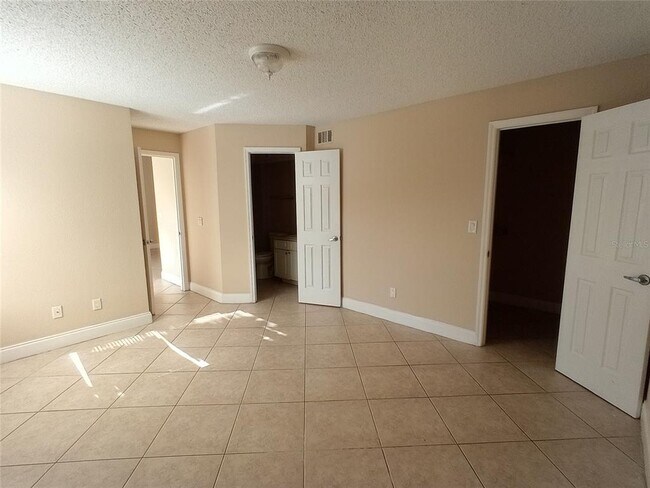 Building Photo - 5737 Gatlin Ave