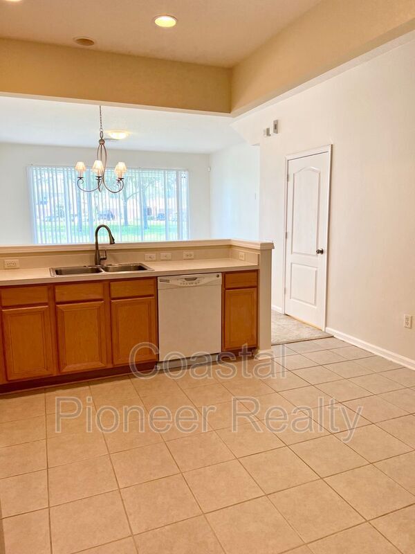 Building Photo - 26636 Castleview Way