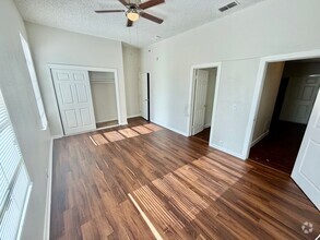 Building Photo - NEW PRICE! 3/2 Home Available Now!