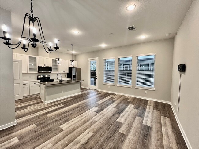 Building Photo - 6712 Parker Oaks Ln