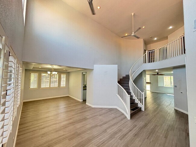 Building Photo - Gorgeous 4bed /5bath home nestled in a gre...
