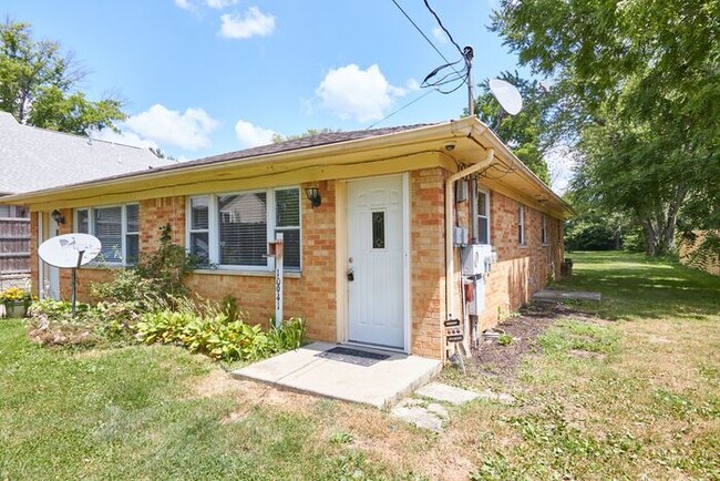 Primary Photo - Bright & Inviting 2BR Home Near the Monon ...