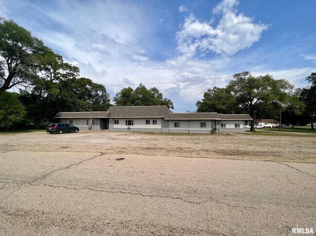 Building Photo - 15804 3rd St