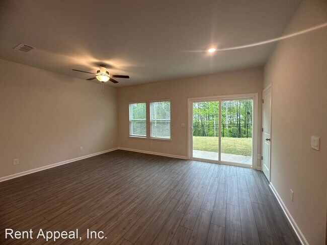 Building Photo - 3 br, 2.5 bath House - 270 Timberland Avenue