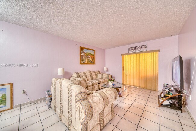Building Photo - 140 Royal Palm Rd