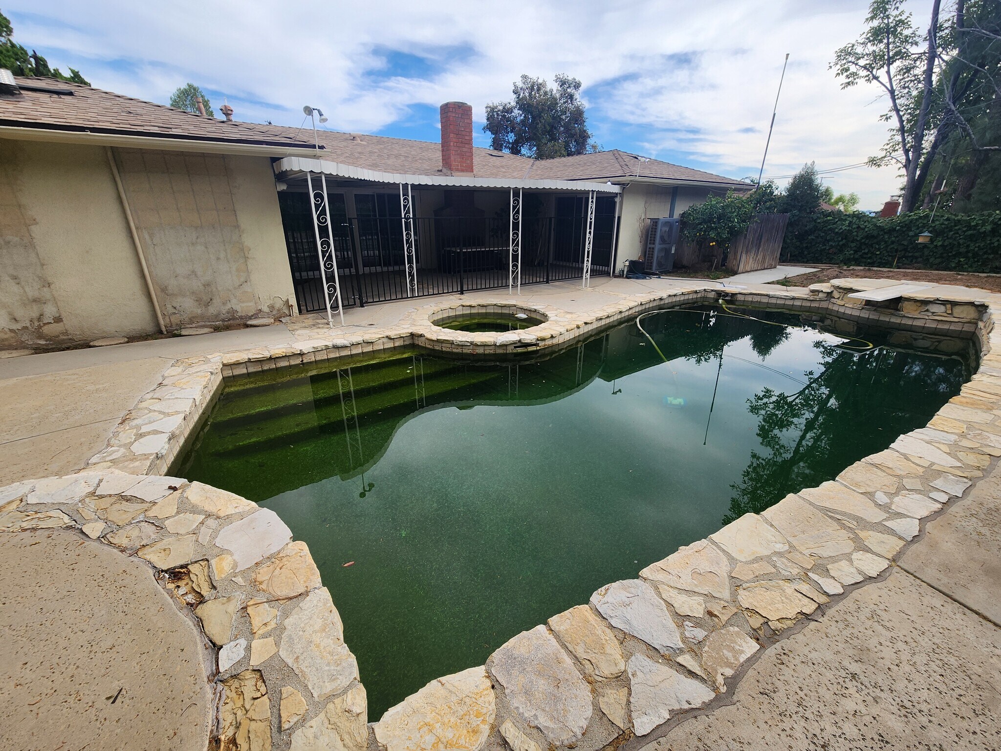 Building Photo - 11665 Babbitt Ave