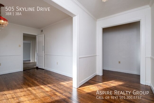 Building Photo - 505 Skyline Dr