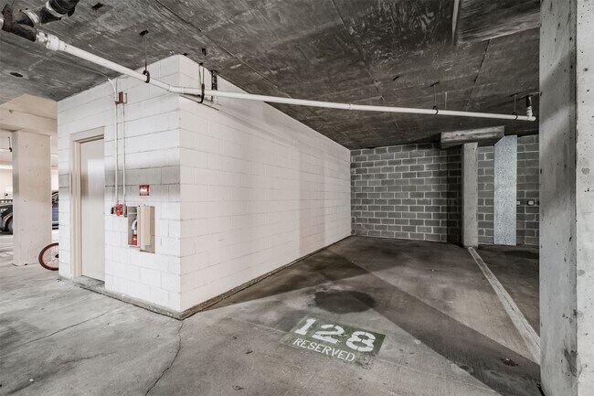 Building Photo - 2111 Welch St