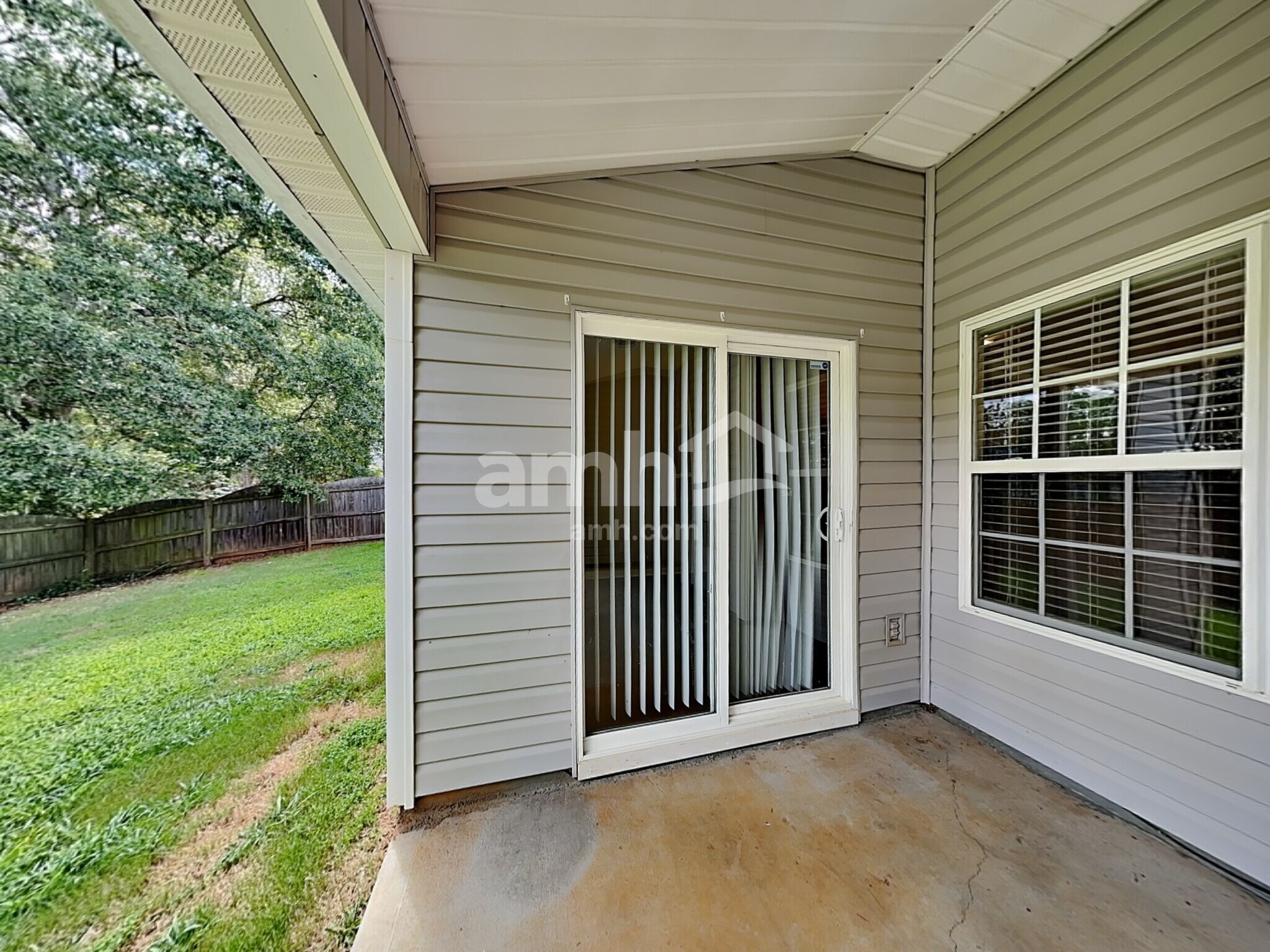 Building Photo - 12 Comesee Ct
