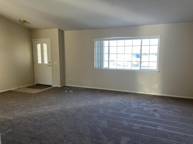 Building Photo - 25805 McLaughlin Rd