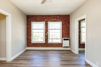 Interior Photo - Mariposa IV