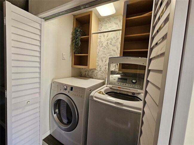 Building Photo - 2088 S Parkton Dr