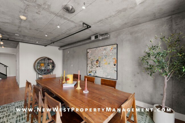 Building Photo - Spectacular Little Italy Loft at Doma, 2 Parking Spaces! Small Pet OK!