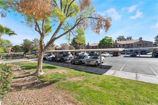 Building Photo - 221 Mission Catalina Ln