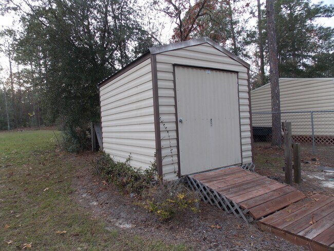 Building Photo - 7178 N Ireland Dr