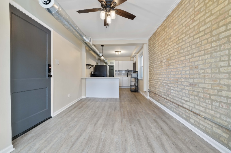 Building Photo - 2645 N Ridgeway Ave