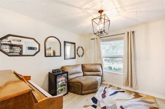 Building Photo - 6622 Rockergate Dr