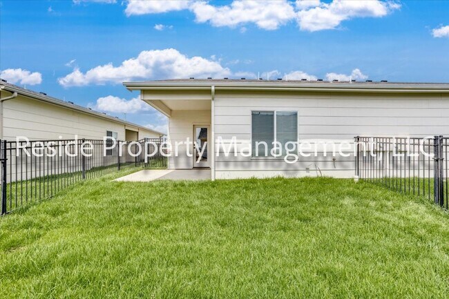 Building Photo - Pineway Aria Plan
