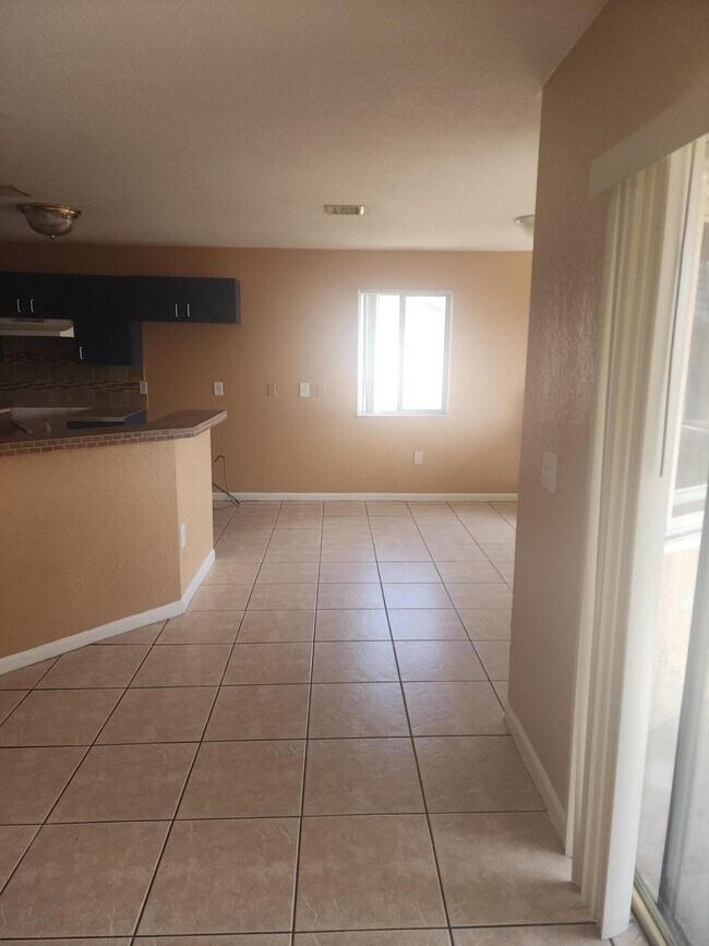 Building Photo - 8804 NW 38th Dr