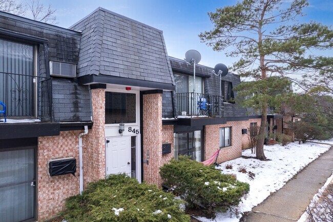 Primary Photo - 955 Westmoreland Dr