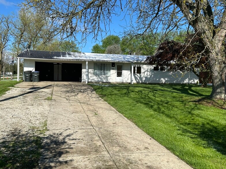 Building Photo - 1882 Paul Dr