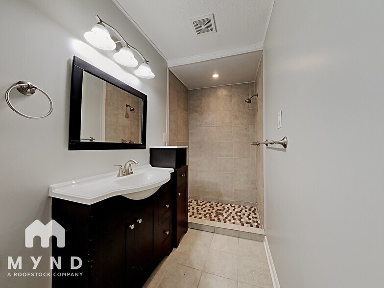 Building Photo - 1118 Arrowhead Trail