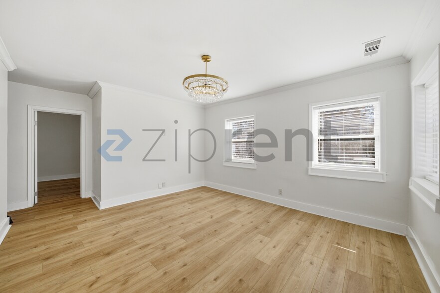 Building Photo - 1264 Hartford Ave SW