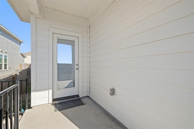 Building Photo - 408 Black Opal Dr