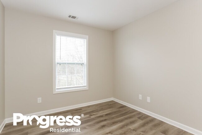 Building Photo - 5701 Castlebrook Dr