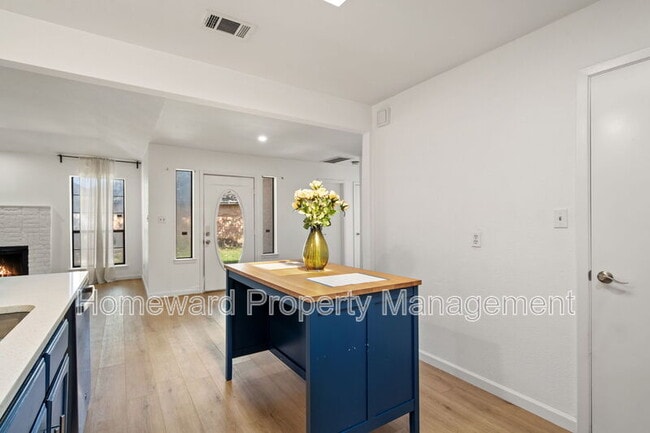 Building Photo - 1401 Landmark Ct