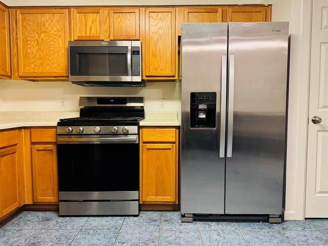 Building Photo - 3215 Port Anne Way