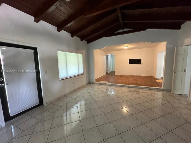 Building Photo - 3050 SW 21st St