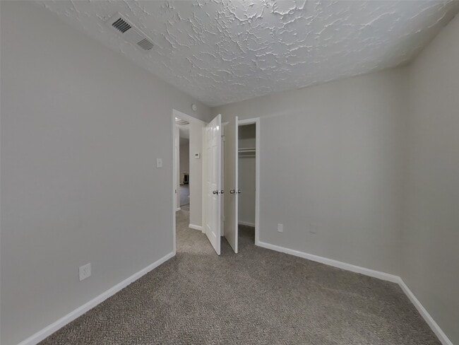 Building Photo - 10919 Almond Grove