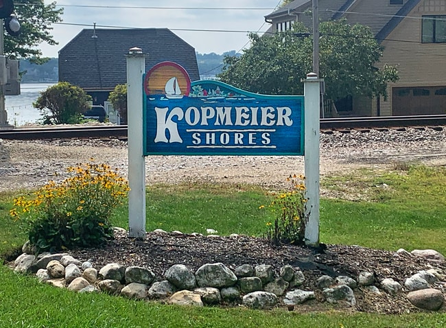 Building Photo - 26855 Kopmeier Dr