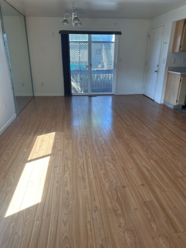 Building Photo - Cozy 2 Bed 2 Bath Condo with Private Patio